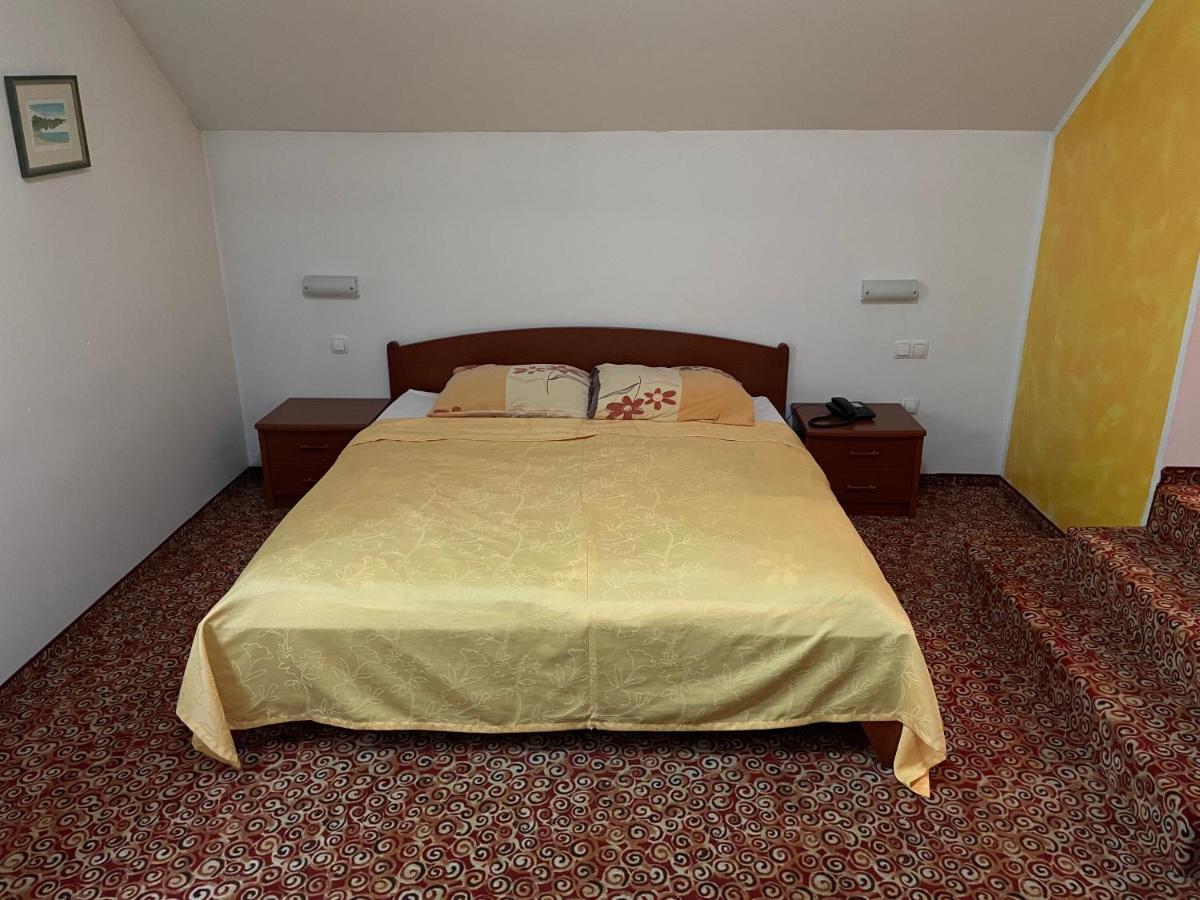 Gostisce Senica Hotel Senovo Luaran gambar